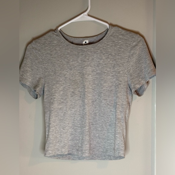 Yogalicious Tops - Yogalicious Cropped Ribbed Top w/Built-In-Bra - Size Medium